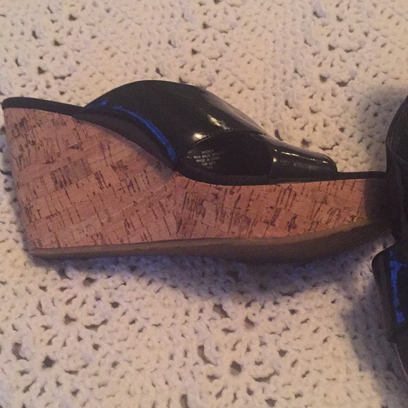 Black patent leather cork wedges - Picture 2 of 3